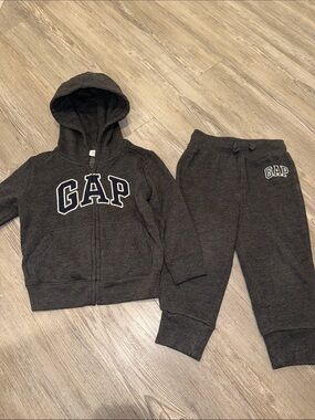 GAP Kids Dark Sweatshirt Joggers Matching Set  - Dark Gray